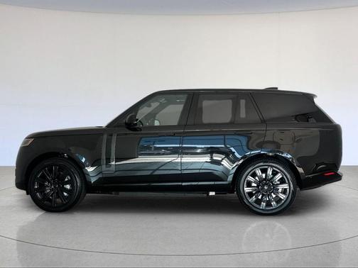 Black 2026 Land Rover Range Rover P550e SE