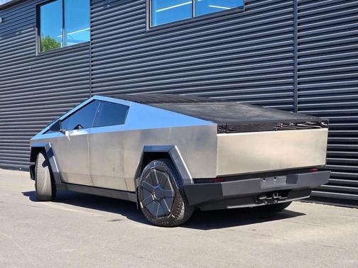 Stainless Steel 2024 Tesla Cybertruck Cyberbeast