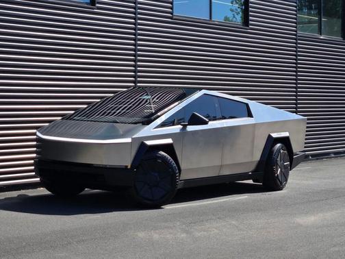 Stainless Steel 2024 Tesla Cybertruck Cyberbeast