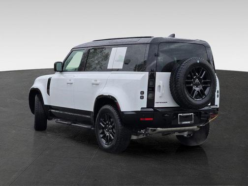 Fuji White 2026 Land Rover Defender P400 X-Dynamic SE