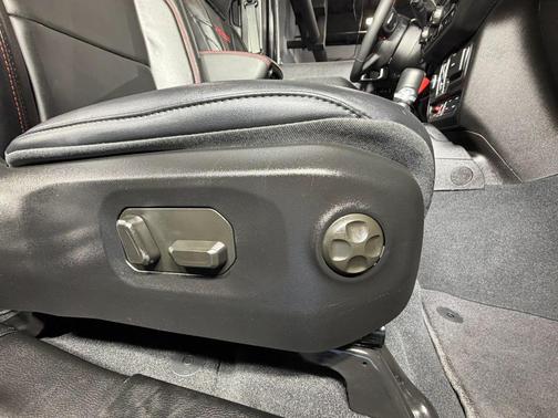 Black Clearcoat 2024 Jeep Gladiator Rubicon
