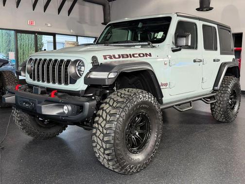 Earl Clearcoat 2024 Jeep Wrangler Rubicon