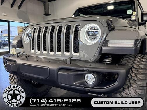 Sting-Gray Clearcoat 2020 Jeep Gladiator Overland