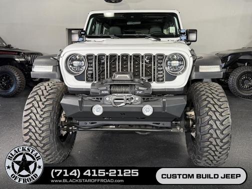 Bright White Clearcoat 2025 Jeep Wrangler Rubicon