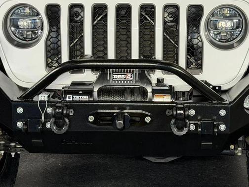 Bright White Clearcoat 2021 Jeep Gladiator Rubicon