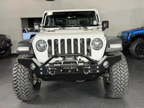 Bright White Clearcoat 2021 Jeep Gladiator Rubicon