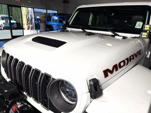 2024 Jeep Gladiator Mojave X
