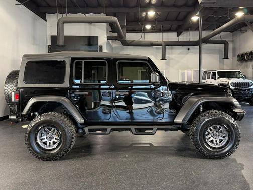 Black Clearcoat 2022 Jeep Wrangler Unlimited Sport