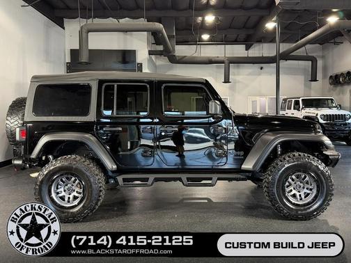 Black Clearcoat 2022 Jeep Wrangler Unlimited Sport