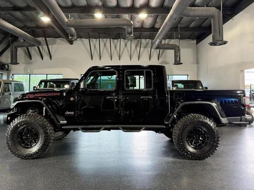 Black Clearcoat 2022 Jeep Gladiator Rubicon