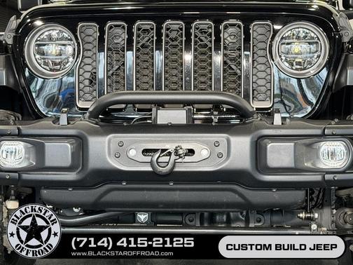 Black Clearcoat 2022 Jeep Gladiator Rubicon