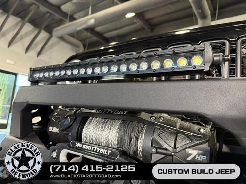 Black Clearcoat 2025 Jeep Wrangler Rubicon
