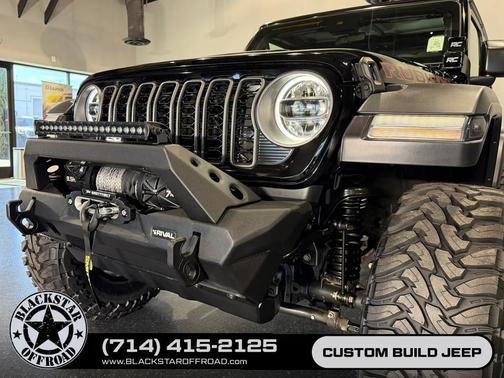 Black Clearcoat 2025 Jeep Wrangler Rubicon
