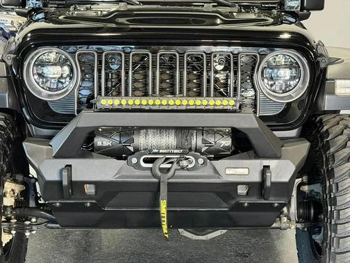 Black Clearcoat 2025 Jeep Wrangler Rubicon
