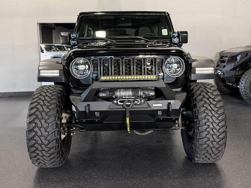Black Clearcoat 2025 Jeep Wrangler Rubicon