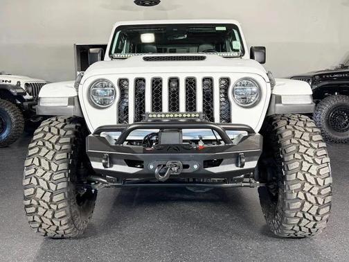 Bright White Clearcoat 2021 Jeep Gladiator Mojave 4X4