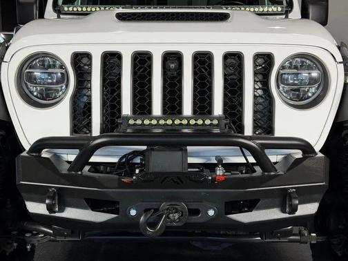 Bright White Clearcoat 2021 Jeep Gladiator Mojave 4X4