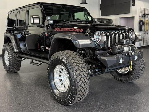 Black Clearcoat 2025 Jeep Wrangler Rubicon