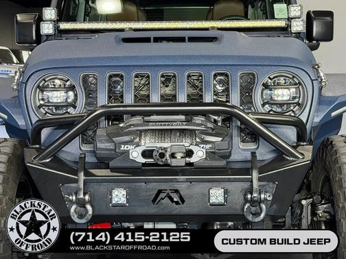 Black Clearcoat 2023 Jeep Wrangler Rubicon 392