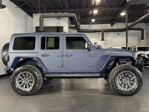 Black Clearcoat 2023 Jeep Wrangler Rubicon 392