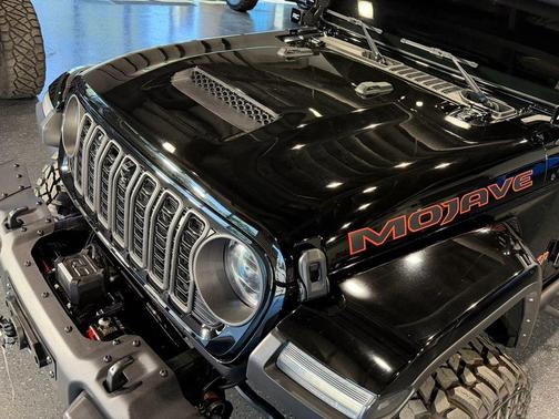 Black Clearcoat 2024 Jeep Gladiator Mojave X