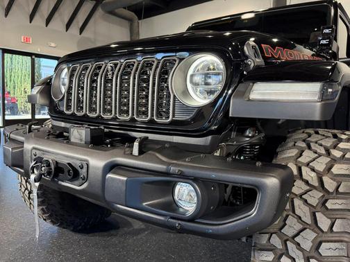 Black Clearcoat 2024 Jeep Gladiator Mojave X