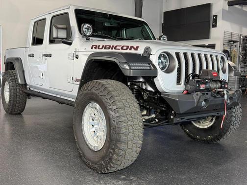 Silver Zynith Clearcoat 2023 Jeep Gladiator Rubicon