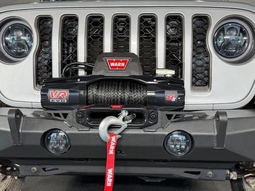 Silver Zynith Clearcoat 2023 Jeep Gladiator Rubicon