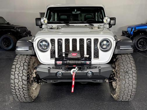 Silver Zynith Clearcoat 2023 Jeep Gladiator Rubicon