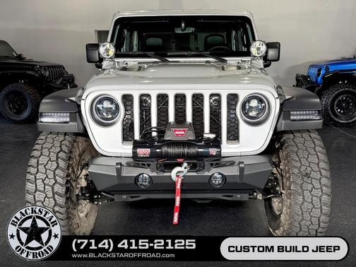 Silver Zynith Clearcoat 2023 Jeep Gladiator Rubicon