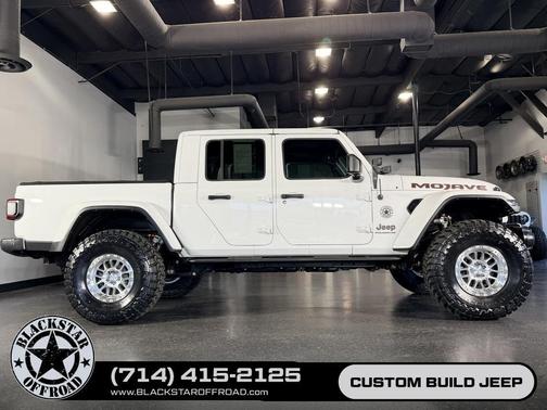 Bright White Clearcoat 2023 Jeep Gladiator Mojave 4x4