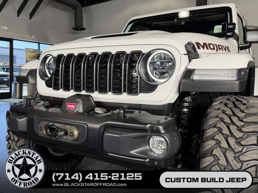 Bright White Clearcoat 2023 Jeep Gladiator Mojave 4x4