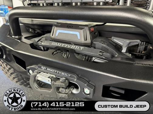 Bright White Clearcoat 2025 Jeep Wrangler Rubicon