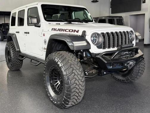 Bright White Clearcoat 2025 Jeep Wrangler Rubicon