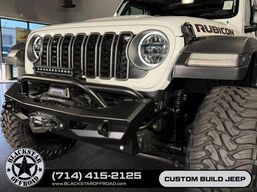Bright White Clearcoat 2025 Jeep Wrangler Rubicon
