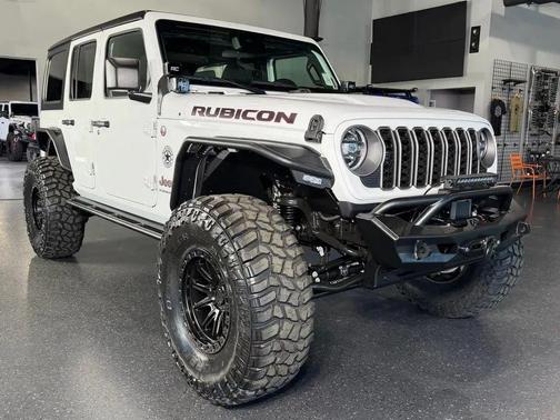 Bright White Clearcoat 2025 Jeep Wrangler Rubicon