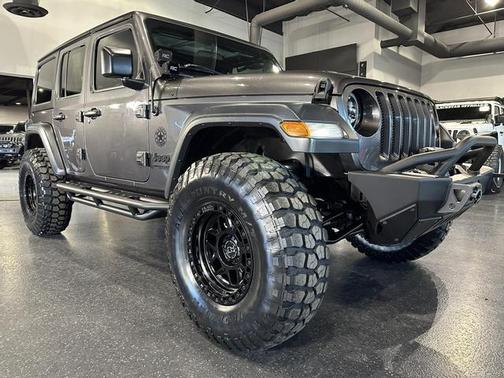 Photo 3 of 31 of 2018 Jeep Wrangler Unlimited Sport