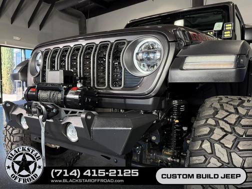 Granite Crystal Metallic Clearcoat 2025 Jeep Wrangler Rubicon