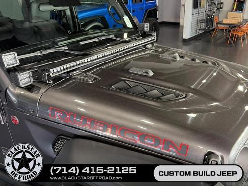 Granite Crystal Metallic Clearcoat 2025 Jeep Wrangler Rubicon
