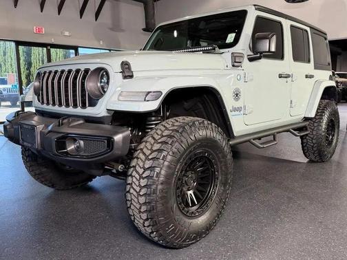 Earl Clearcoat 2024 Jeep Wrangler 4xe Sport S