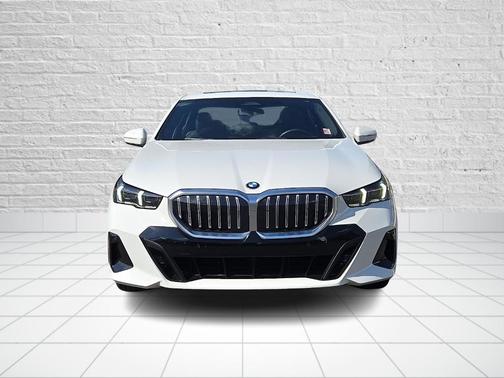 Alpine White 2024 BMW 530 i xDrive