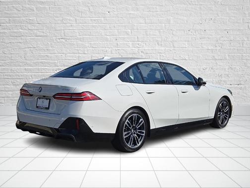 Alpine White 2024 BMW 530 i xDrive