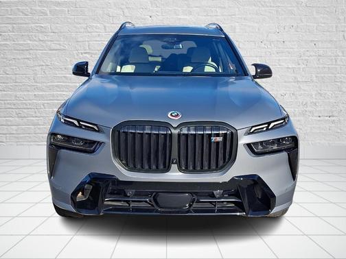 2023 BMW X7 M60i