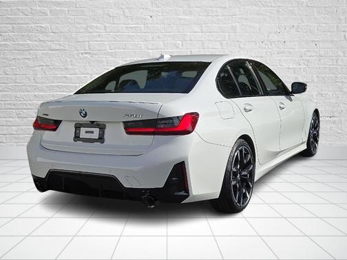 2025 BMW 330 i xDrive