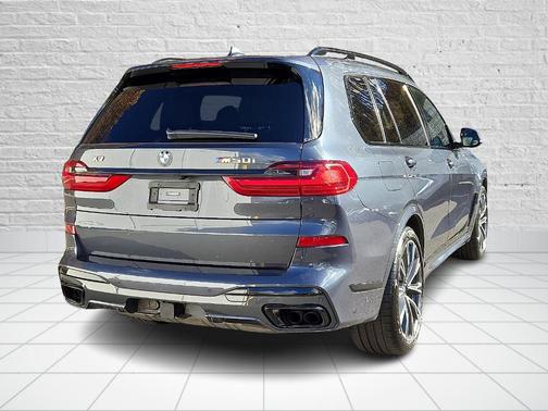 2022 BMW X7 M50i