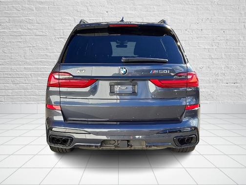 2022 BMW X7 M50i