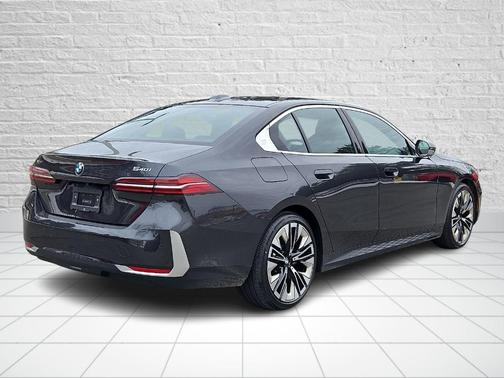 2024 BMW 540 i xDrive