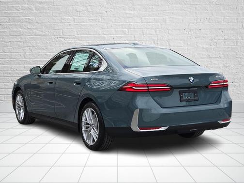 2025 BMW 530 i xDrive