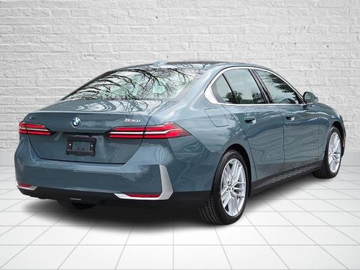 2025 BMW 530 i xDrive