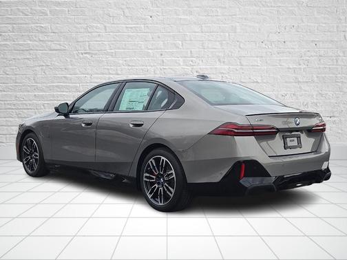 2026 BMW 550e xDrive